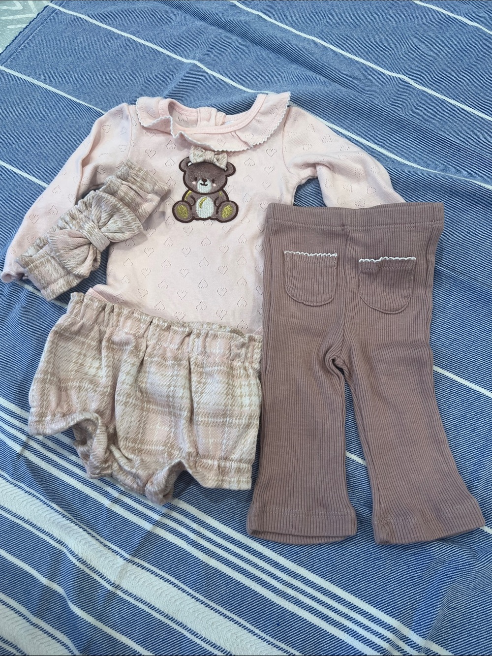 Little Lass Baby 4 piece set.